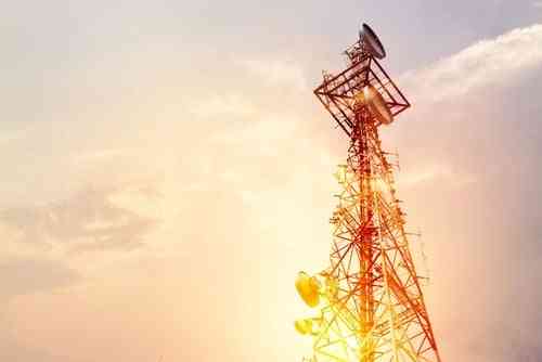 Small Cell Backhaul Requirements for Telecommunications